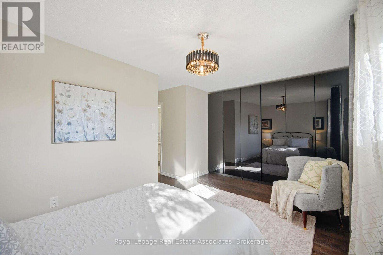 1308 Valerie Crescent, Oakville, Ontario  L6J 7E2 - Photo 23 - W13241624