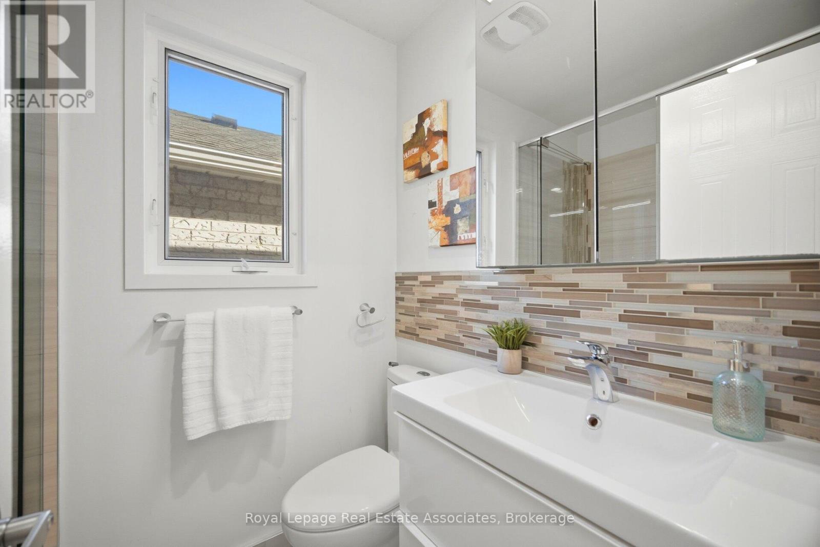 1308 Valerie Crescent, Oakville, Ontario  L6J 7E2 - Photo 27 - W13241624