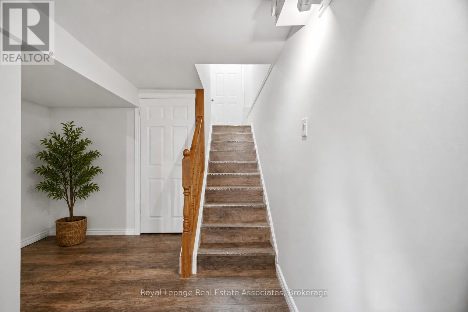 1308 Valerie Crescent, Oakville, Ontario  L6J 7E2 - Photo 31 - W13241624