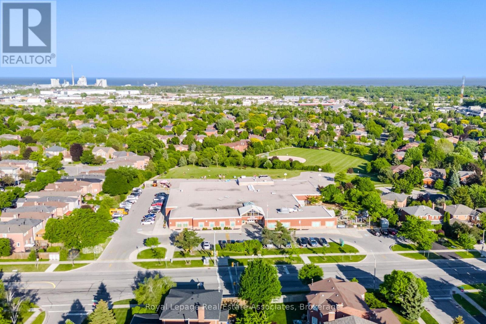 1308 Valerie Crescent, Oakville, Ontario  L6J 7E2 - Photo 49 - W13241624