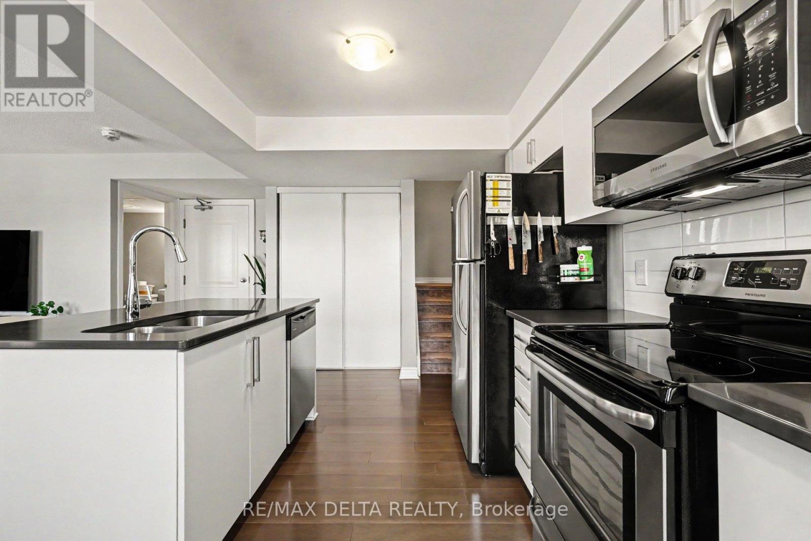 216 - 301b Des Tilleuls Private, Ottawa, Ontario  K4A 1B7 - Photo 8 - X13241846