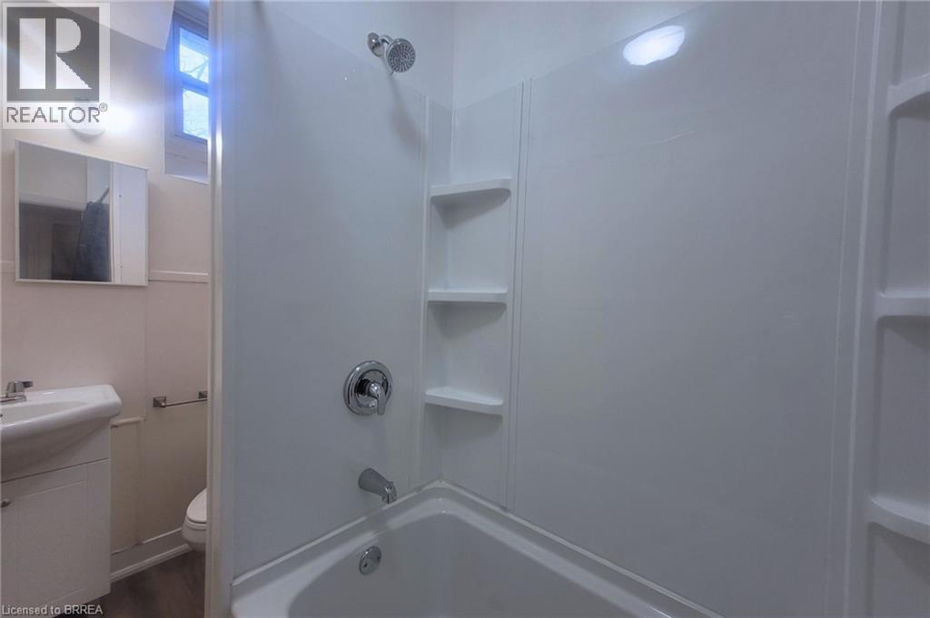 65 East Avenue Unit# Upper, Brantford, Ontario  N3S 3L5 - Photo 14 - 40810081