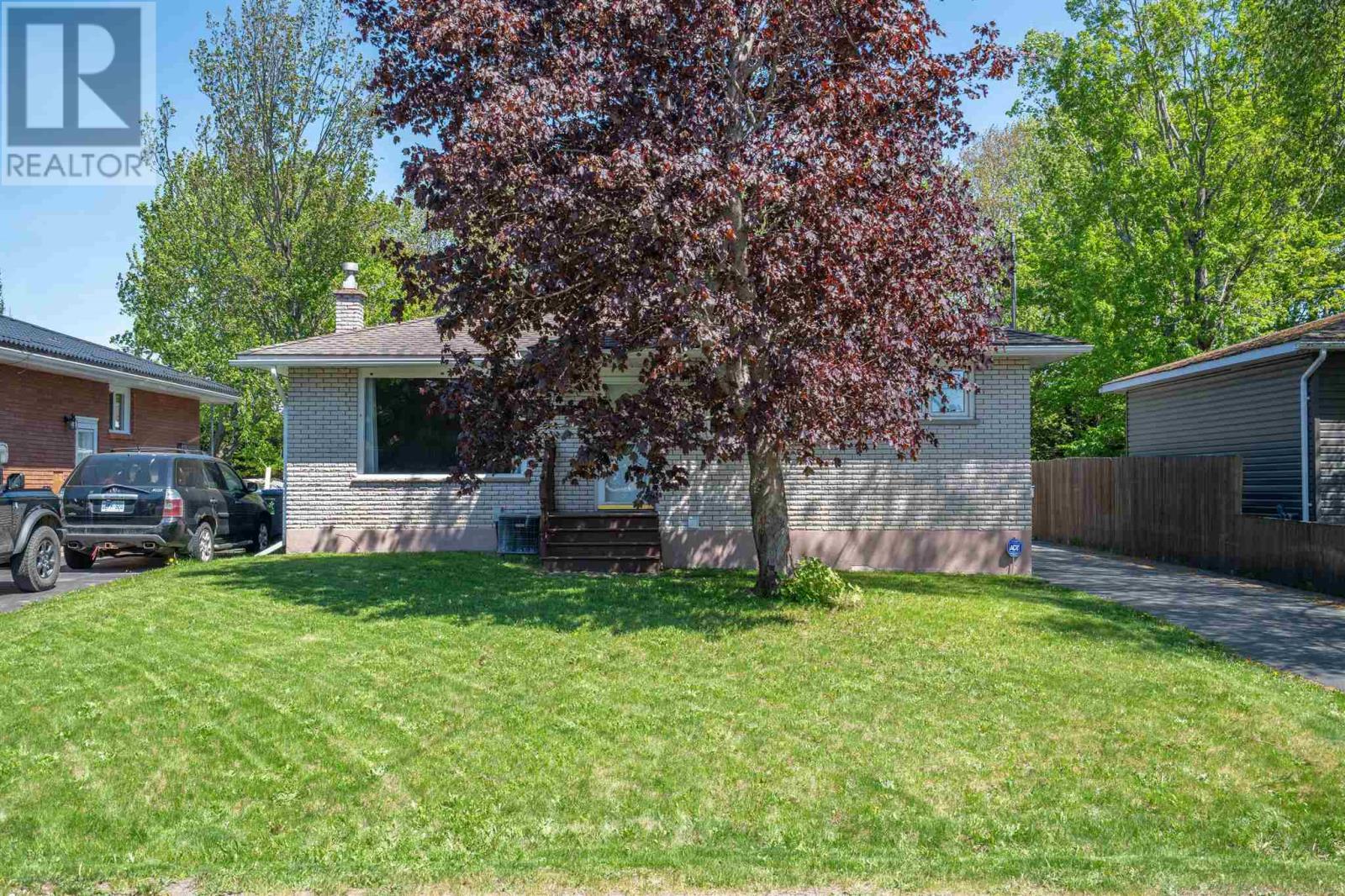 263 Anna St, Sault Ste. Marie, Ontario  P6B 3S9 - Photo 2 - SM261311
