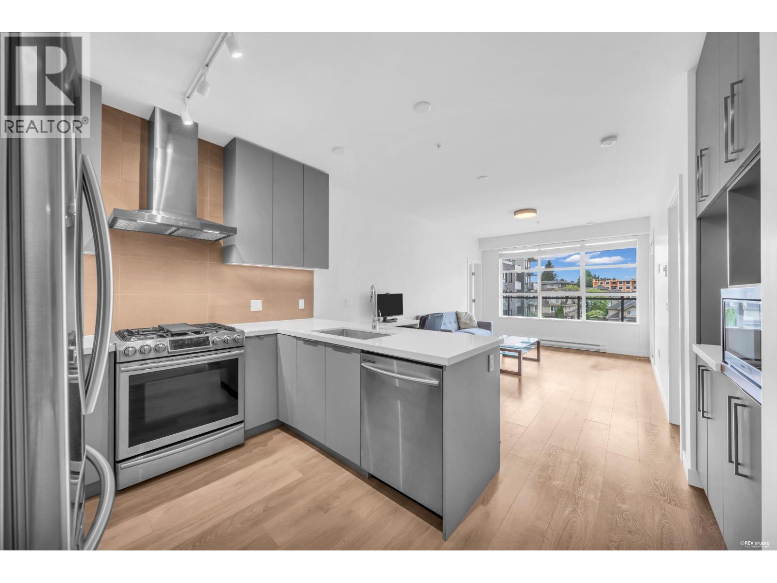 Listing image 4