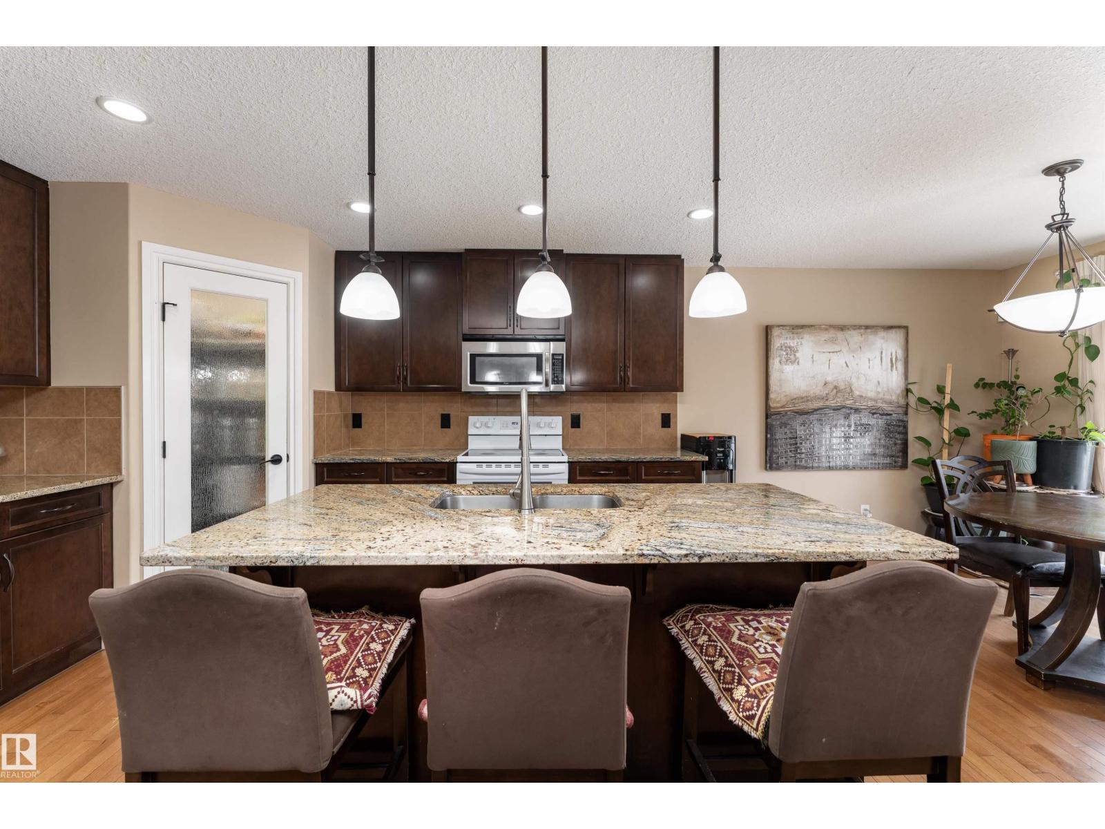 729 37a Av NW, Edmonton, Alberta  T6T 0S2 - Photo 3 - E4491780