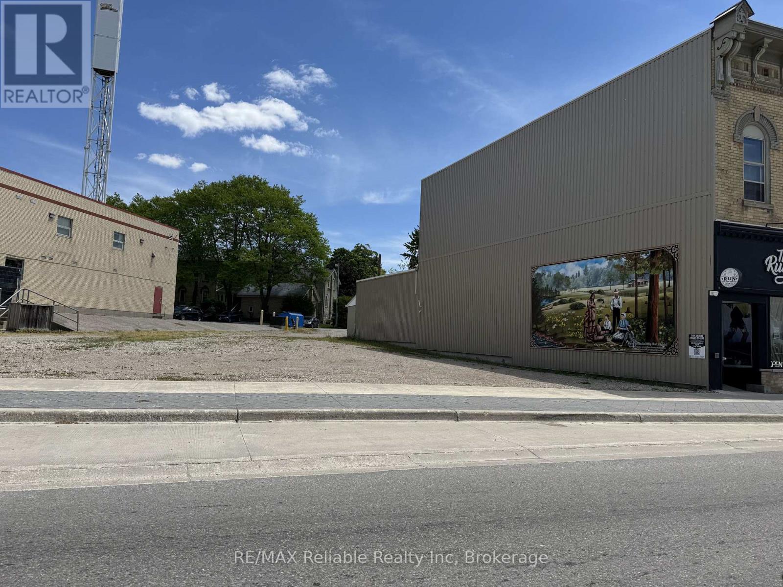 17 Albert Street, Central Huron, Ontario  N0M 1L0 - Photo 2 - X13241980
