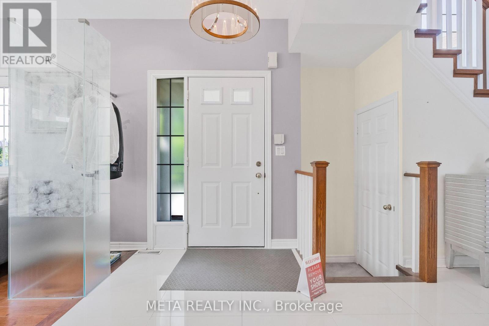 25 Crispin Court, Markham, Ontario  L3R 4G6 - Photo 5 - N13239292