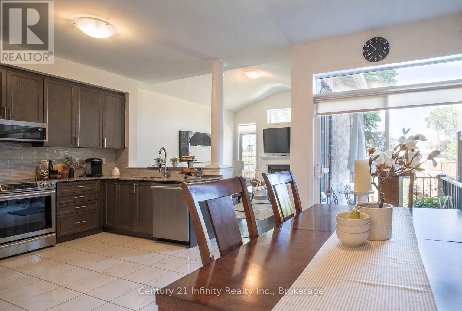 1020 Byron Street N, Whitby, Ontario  L1N 0E5 - Photo 13 - E13238354