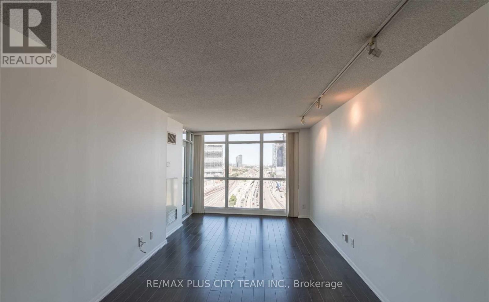 1809 - 18 Yonge Street, Toronto, Ontario  M5E 1Z8 - Photo 2 - C13240886