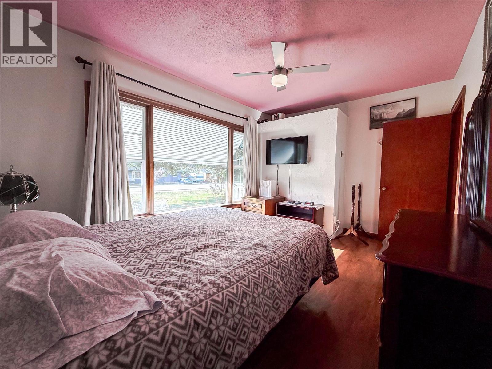510 10th Avenue, Montrose, British Columbia  V0G 1P0 - Photo 27 - 10380818