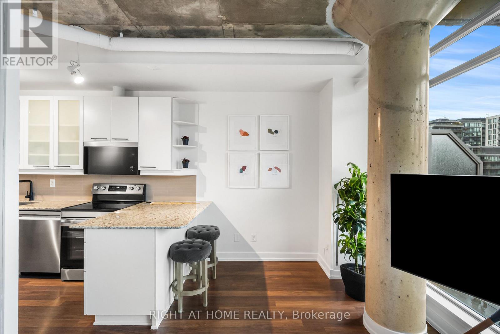 807 - 66 Portland Street, Toronto, Ontario  M5V 2M6 - Photo 5 - C13241656