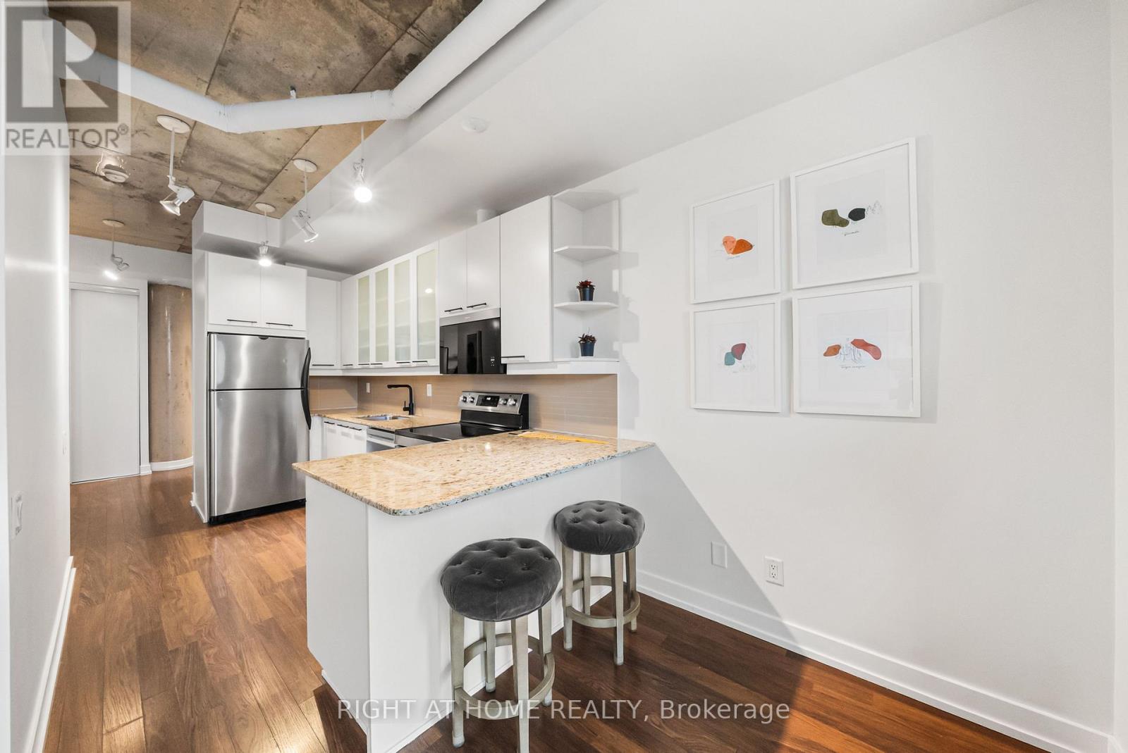 807 - 66 Portland Street, Toronto, Ontario  M5V 2M6 - Photo 6 - C13241656