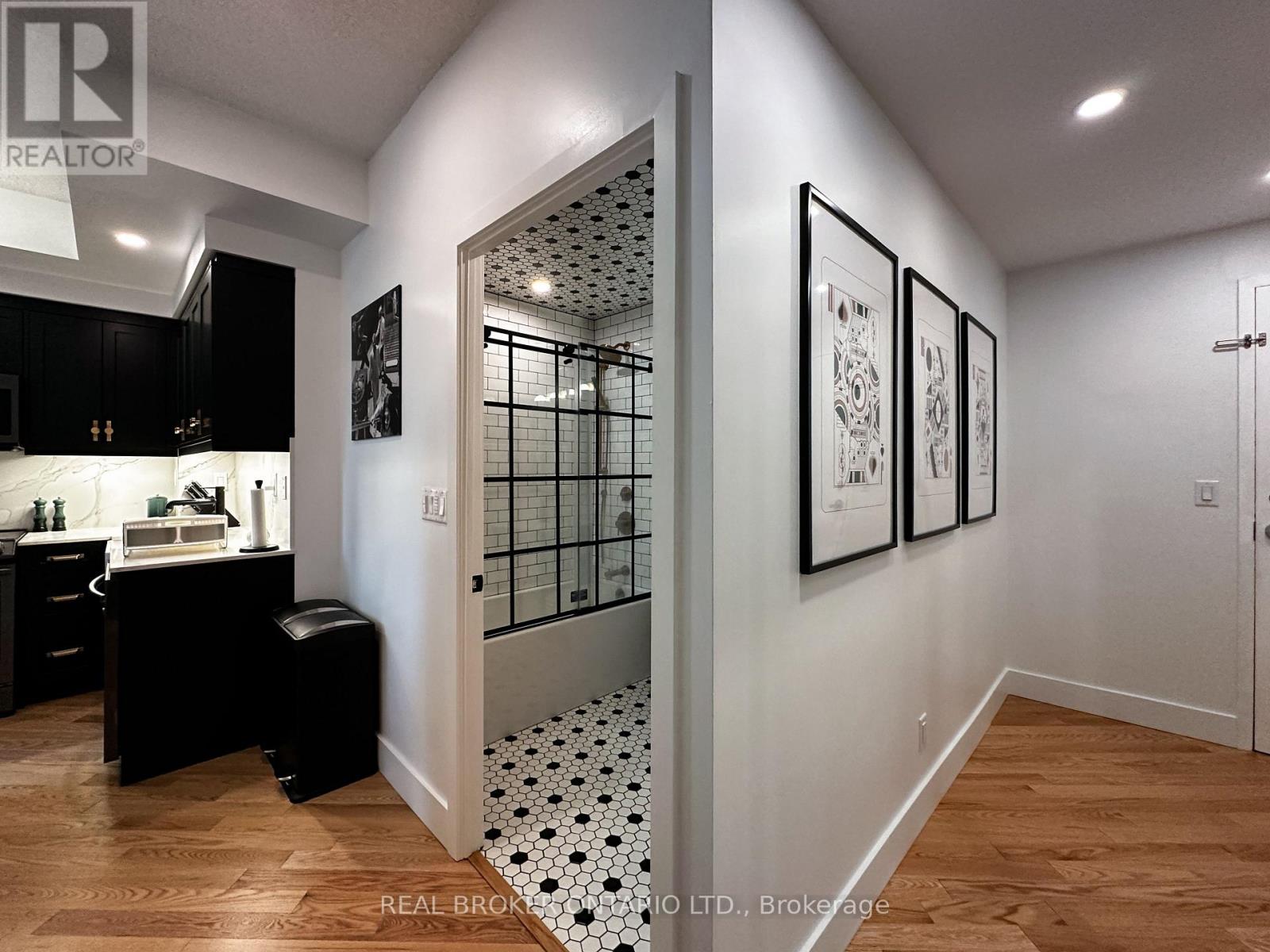 903 - 15 Bruyeres Mews, Toronto, Ontario  M5V 0A7 - Photo 19 - C13241668