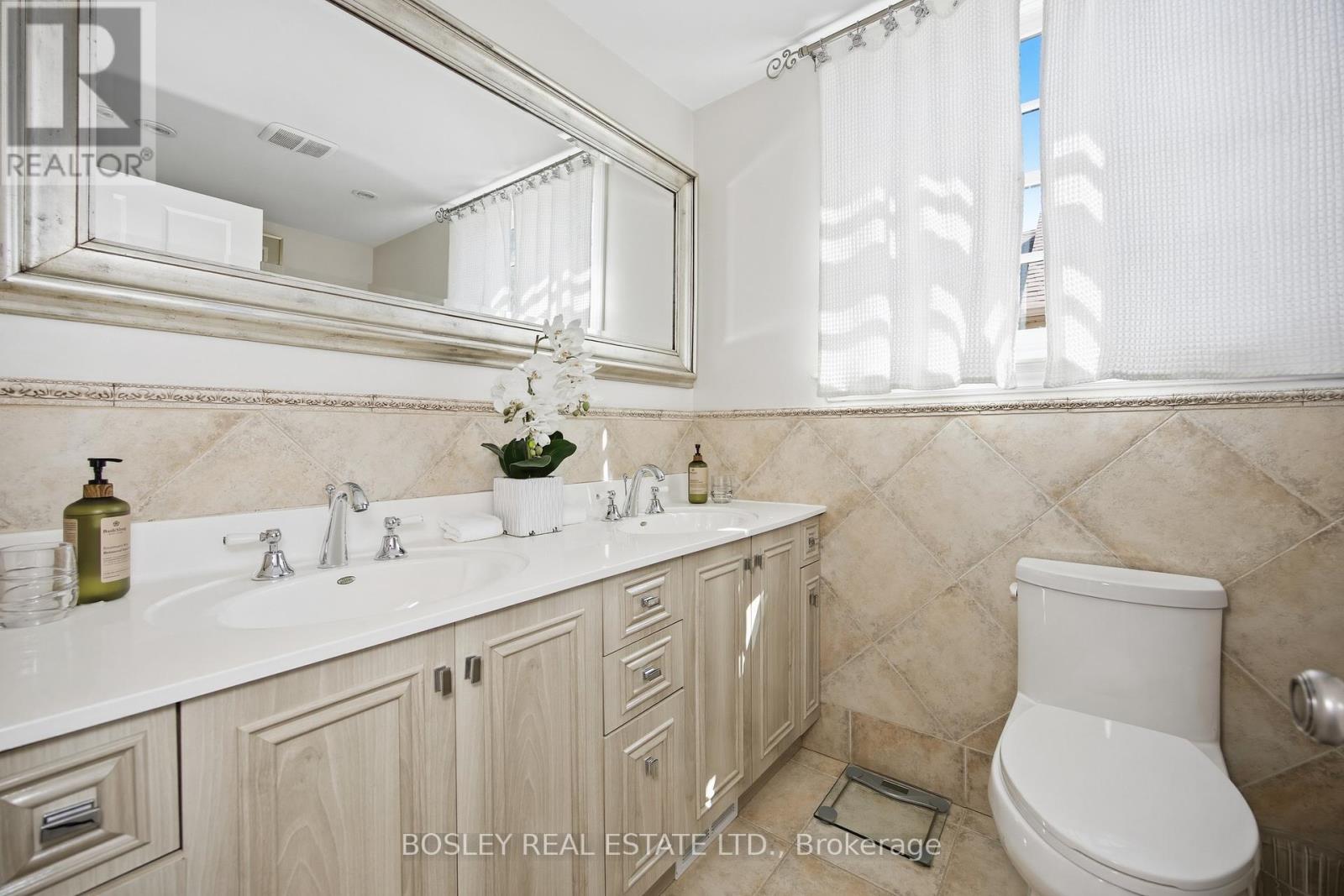 71 Sutherland Drive, Toronto, Ontario  M4G 1H6 - Photo 35 - C13241674