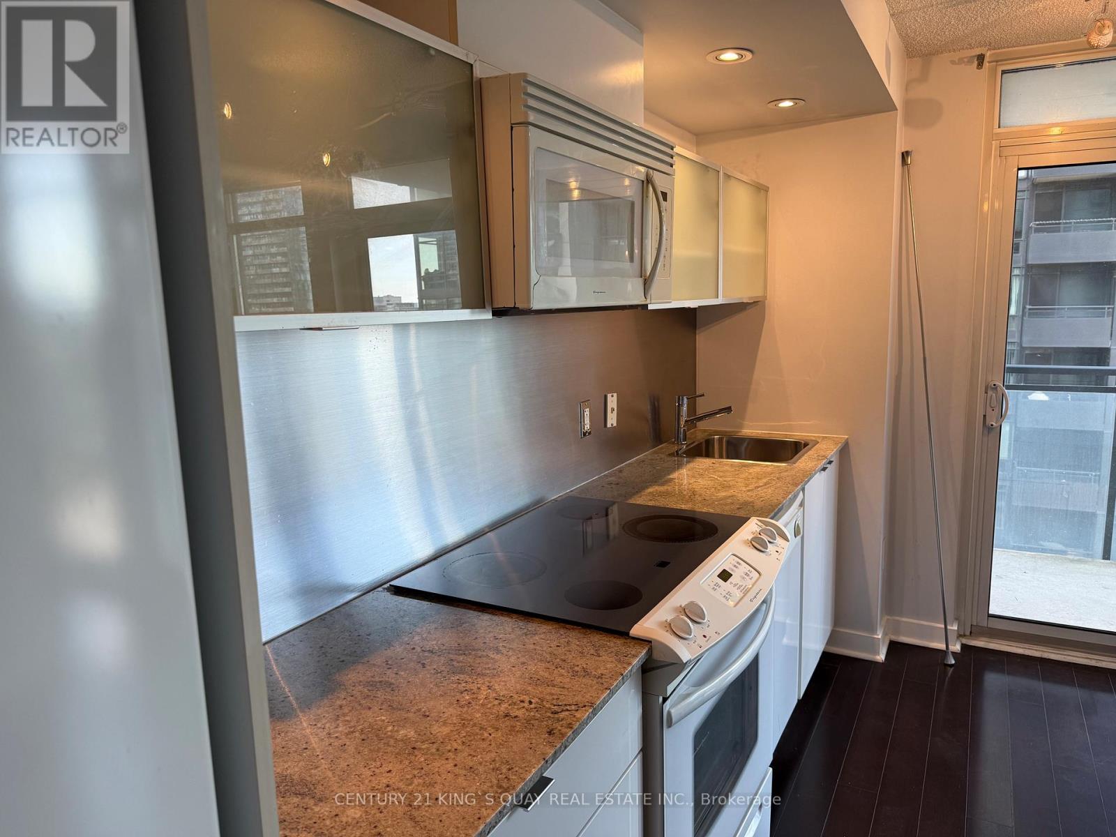 1725 - 4k Spadina Avenue, Toronto, Ontario  M5V 3Y9 - Photo 12 - C13241780