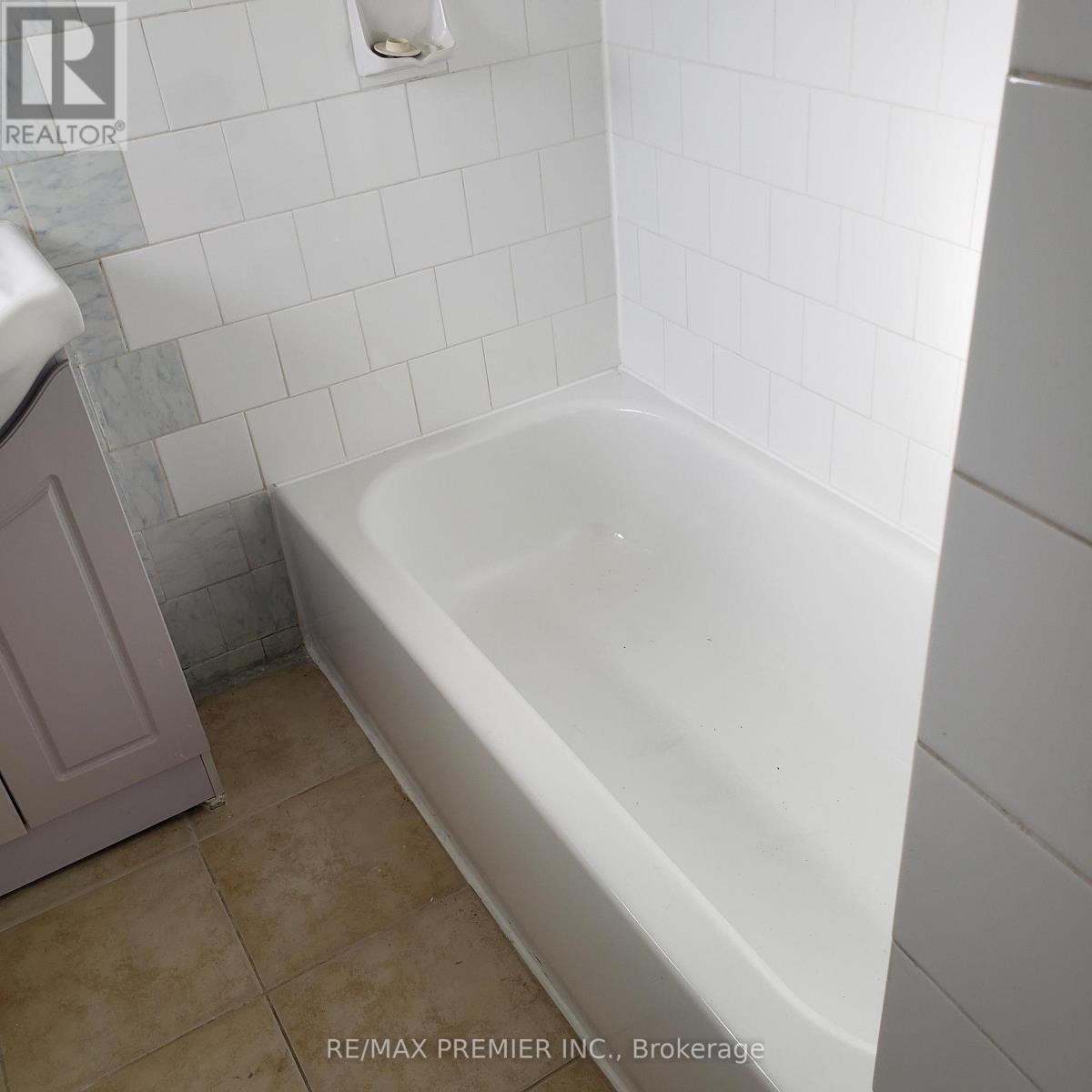 118 Bude Street, Toronto, Ontario  M6E 2E5 - Photo 8 - C13241826
