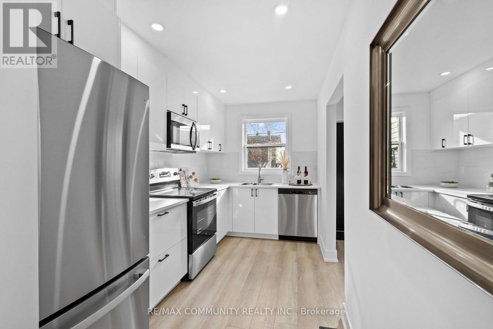 340 Albany Avenue, Toronto, Ontario  M5R 3C9 - Photo 3 - C13241962