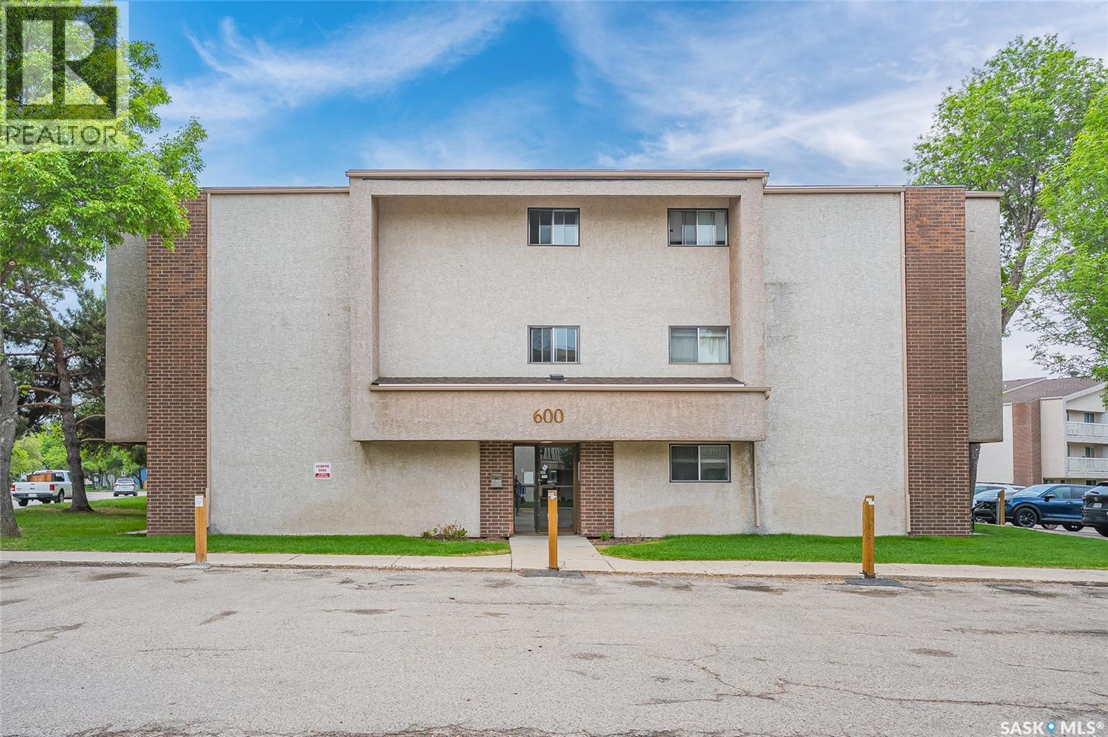 612 310 Stillwater Drive, Saskatoon, Saskatchewan  S7J 4H7 - Photo 2 - SK038251