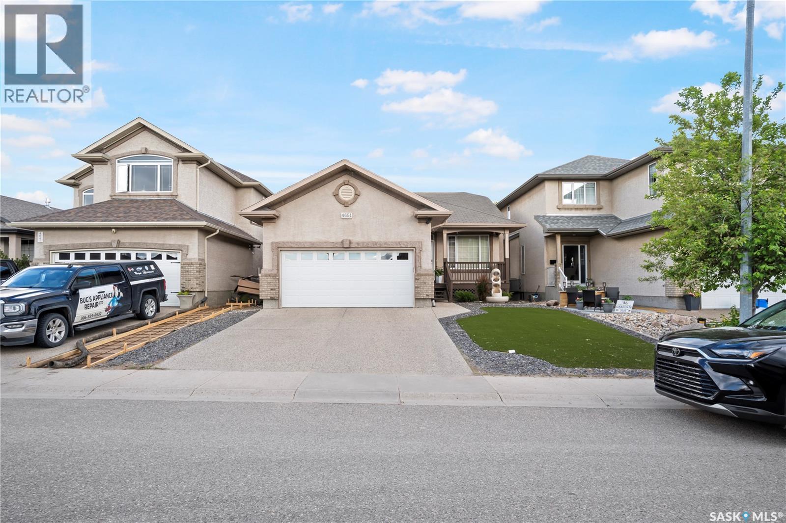 4651 Sherlock Drive, Regina, Saskatchewan  S4X 0B5 - Photo 2 - SK038235
