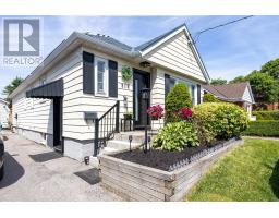 816 SIMCOE STREET N, Oshawa, Ontario