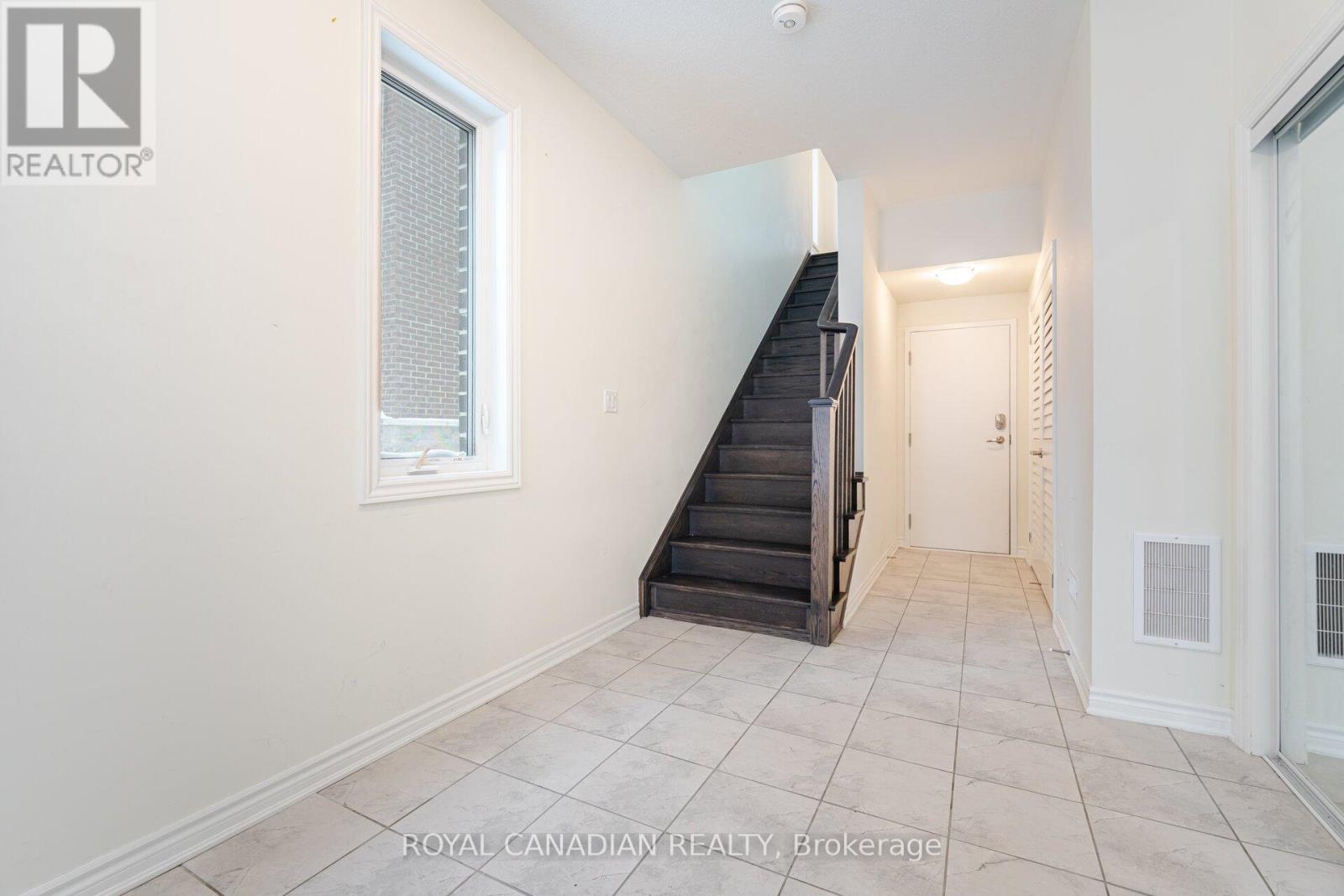 401 - 1034 Reflection Place, Pickering, Ontario  L1X 0L1 - Photo 4 - E13241862