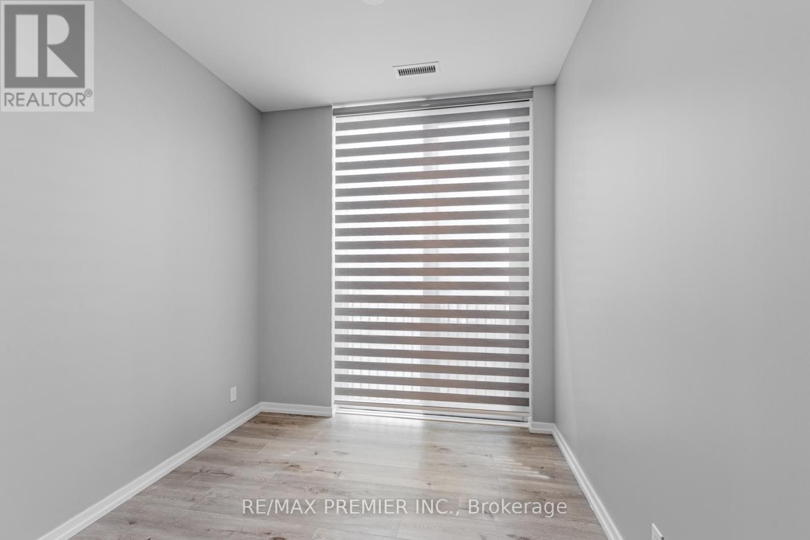 207 - 1000 Portage Parkway, Vaughan, Ontario  L4K 0L1 - Photo 10 - N13241666
