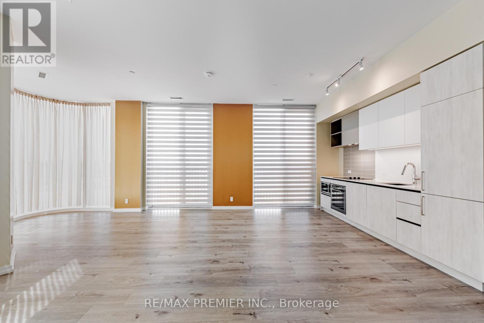 207 - 1000 Portage Parkway, Vaughan, Ontario  L4K 0L1 - Photo 6 - N13241666