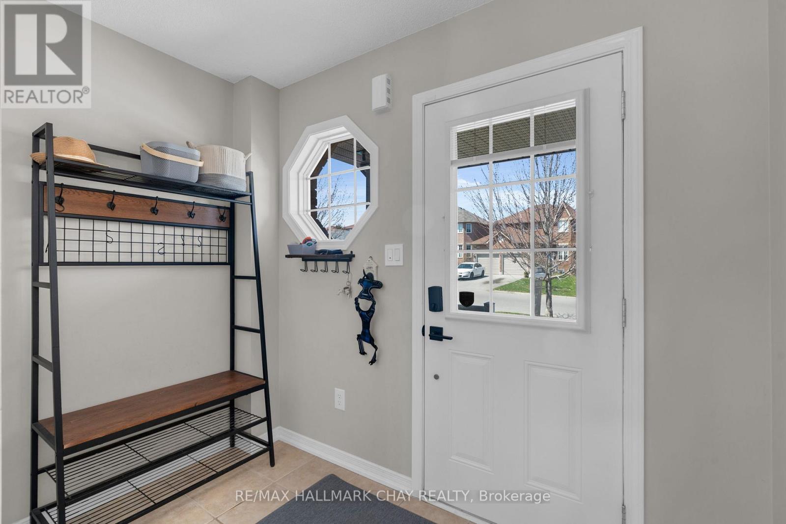 1403 Benson Street, Innisfil, Ontario  L9S 0C7 - Photo 3 - N13241728