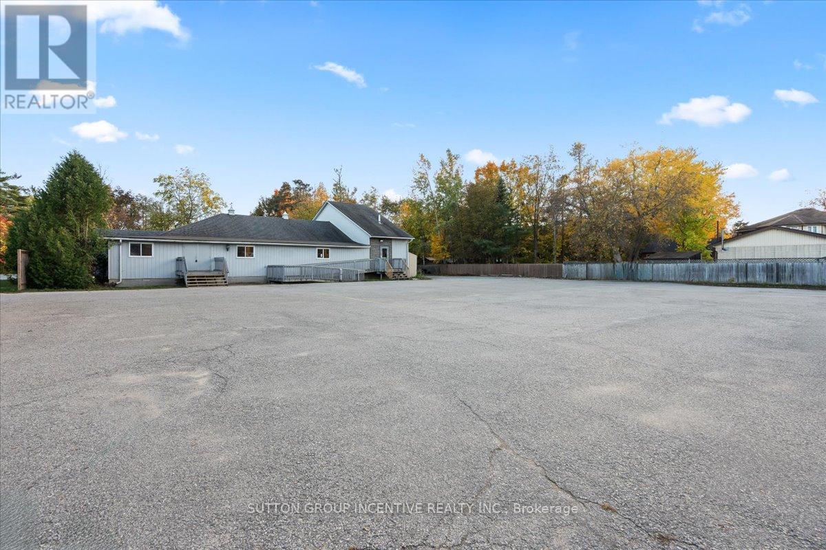 2044 25th Side Road, Innisfil, Ontario  L9S 1Z2 - Photo 6 - N13241730