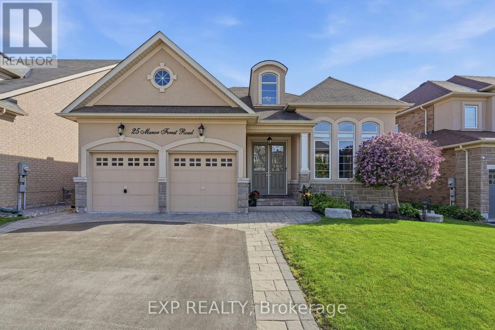 25 Manor Forest Road, East Gwillimbury (Mt Albert), Ontario  L0G 1M0 - Photo 1 - N13241748