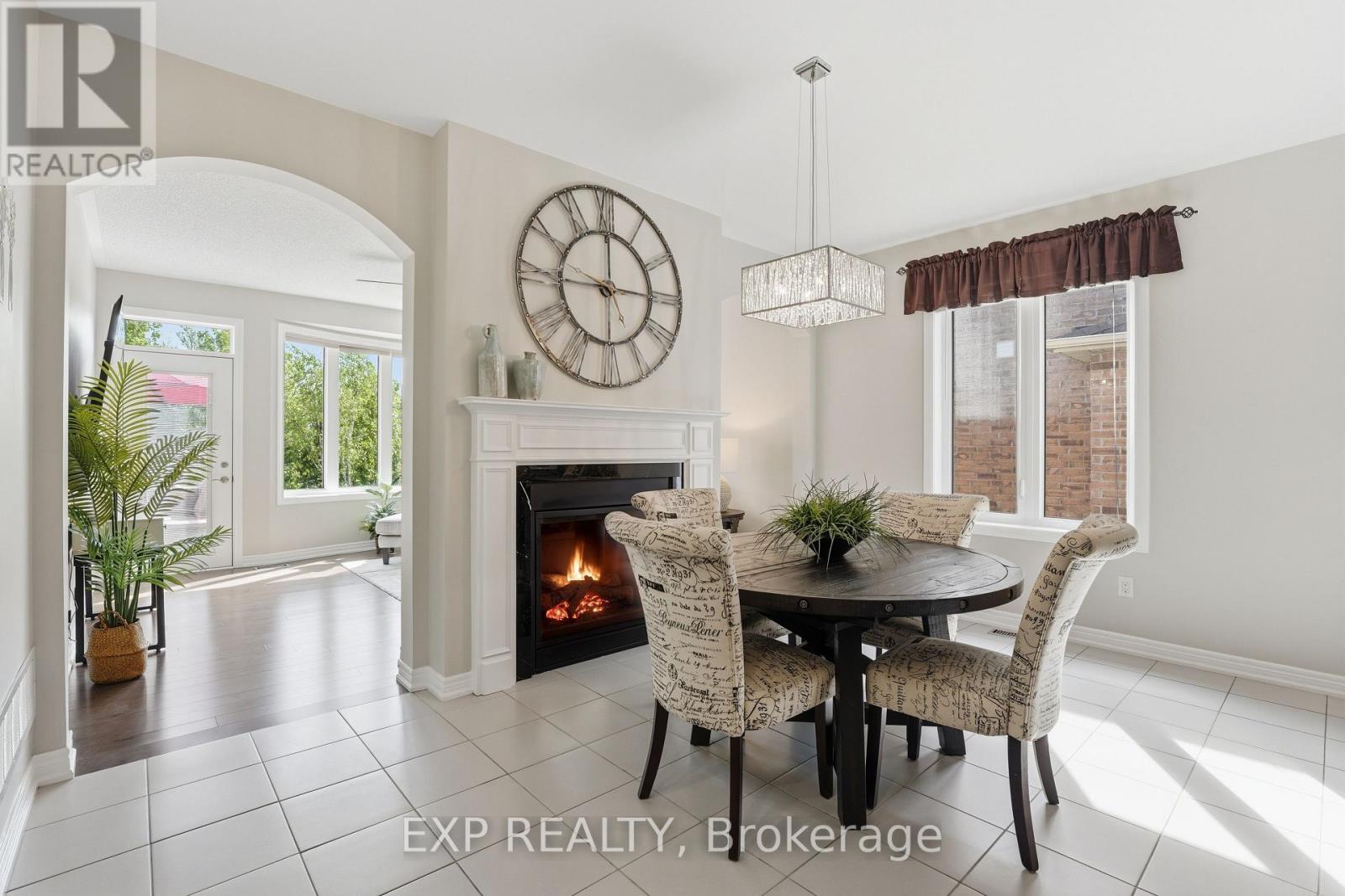 25 Manor Forest Road, East Gwillimbury (Mt Albert), Ontario  L0G 1M0 - Photo 10 - N13241748