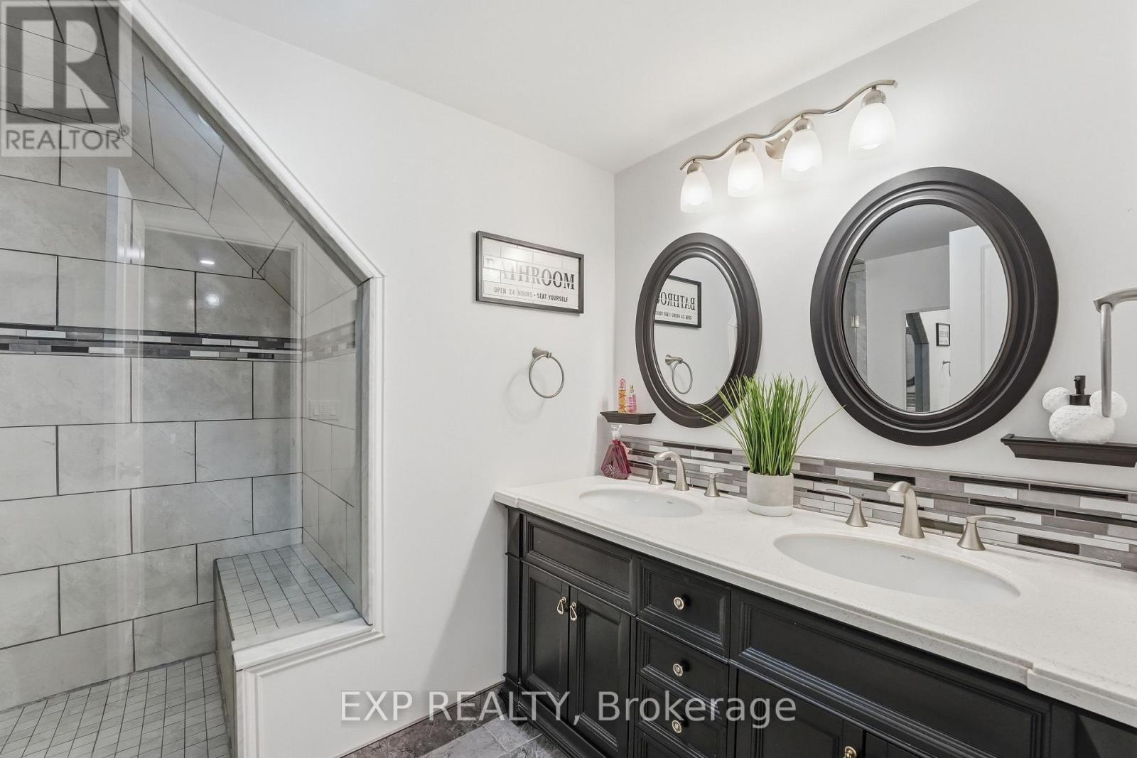 25 Manor Forest Road, East Gwillimbury (Mt Albert), Ontario  L0G 1M0 - Photo 33 - N13241748