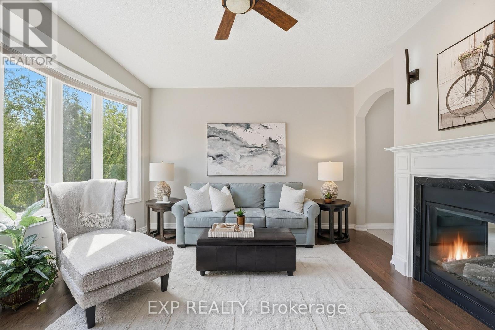 25 Manor Forest Road, East Gwillimbury (Mt Albert), Ontario  L0G 1M0 - Photo 6 - N13241748