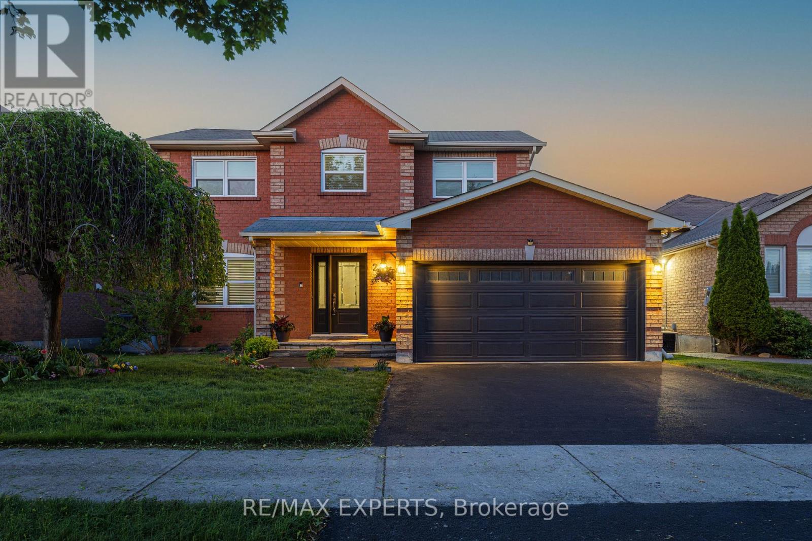 213 Melbourne Drive, Bradford West Gwillimbury (Bradford), Ontario  L3Z 2Y8 - Photo 1 - N13241798