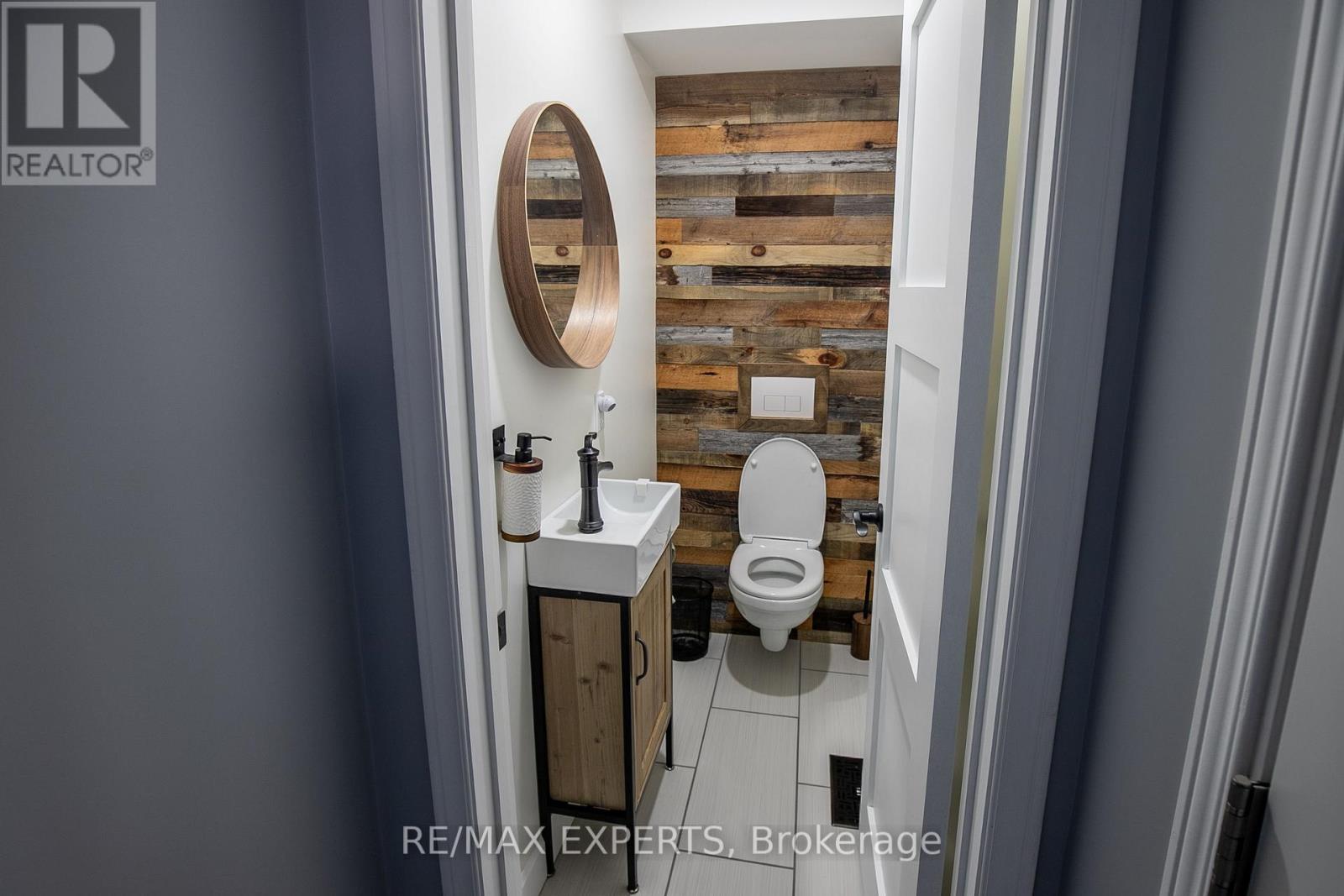 213 Melbourne Drive, Bradford West Gwillimbury (Bradford), Ontario  L3Z 2Y8 - Photo 11 - N13241798
