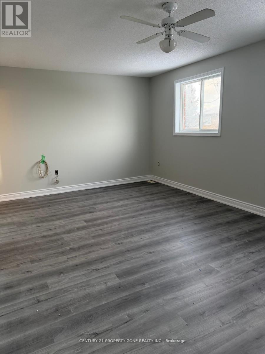 42 Patrick Drive, Barrie (Painswick South), Ontario  L4N 0H1 - Photo 5 - S13241712