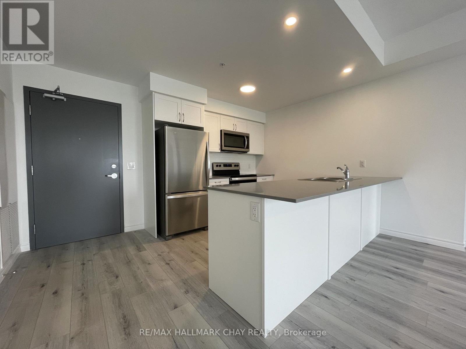 203 - 30 Hanmer Street W, Barrie (West Bayfield), Ontario  L4N 0J8 - Photo 6 - S13241876
