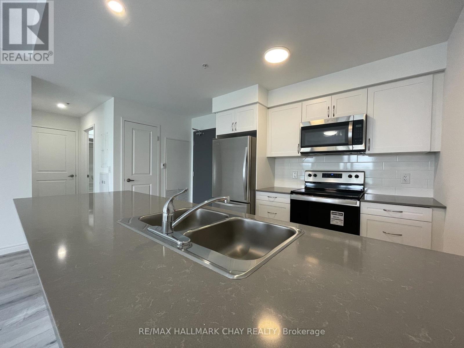 203 - 30 Hanmer Street W, Barrie (West Bayfield), Ontario  L4N 0J8 - Photo 9 - S13241876