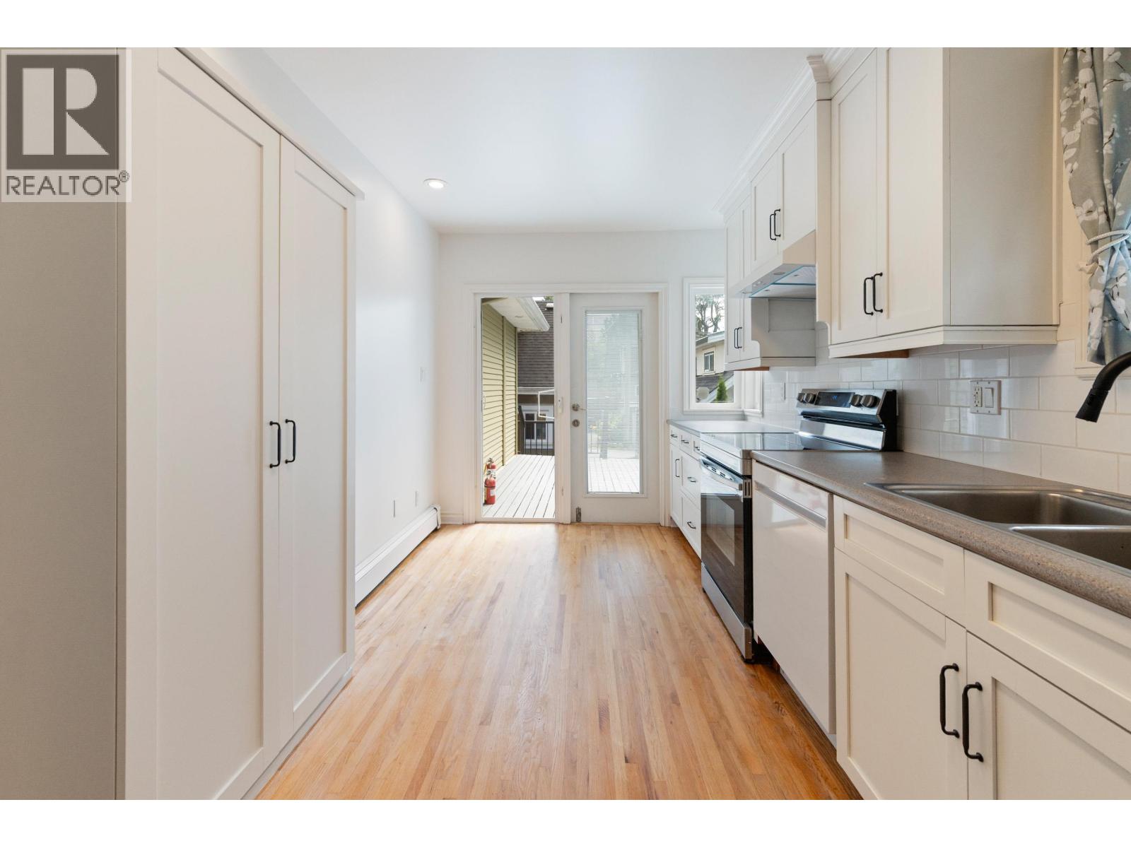 2744 W 10th Avenue, Vancouver, British Columbia  V6K 2J9 - Photo 8 - R3131917