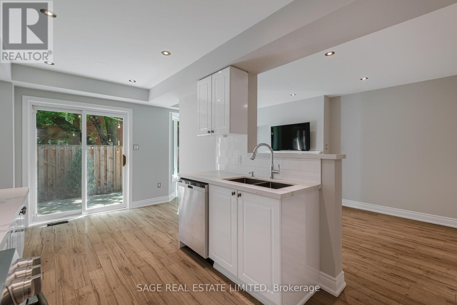 10 - 5427 Lakeshore Road, Burlington, Ontario  L7L 1E1 - Photo 16 - W13241818