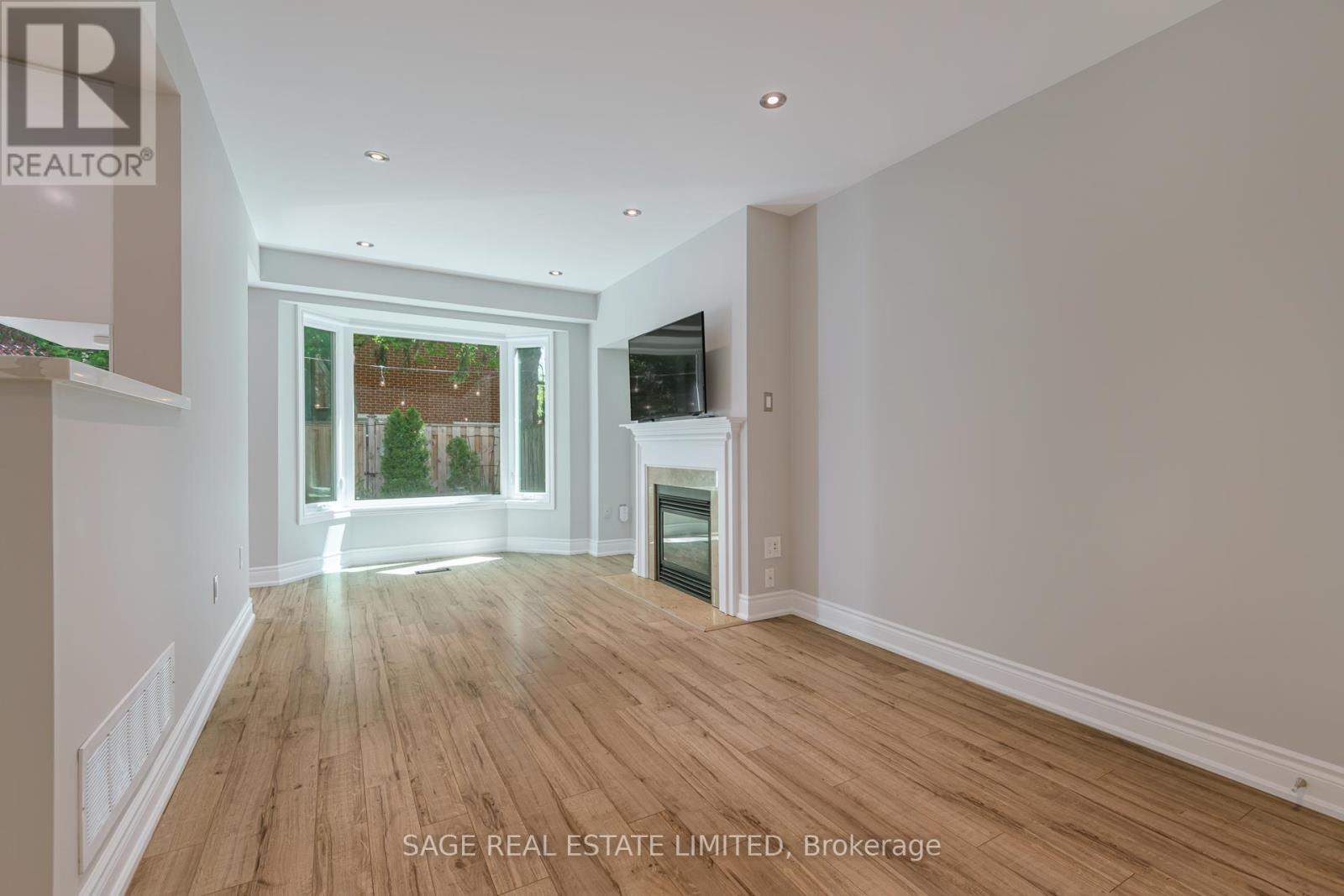 10 - 5427 Lakeshore Road, Burlington, Ontario  L7L 1E1 - Photo 6 - W13241818