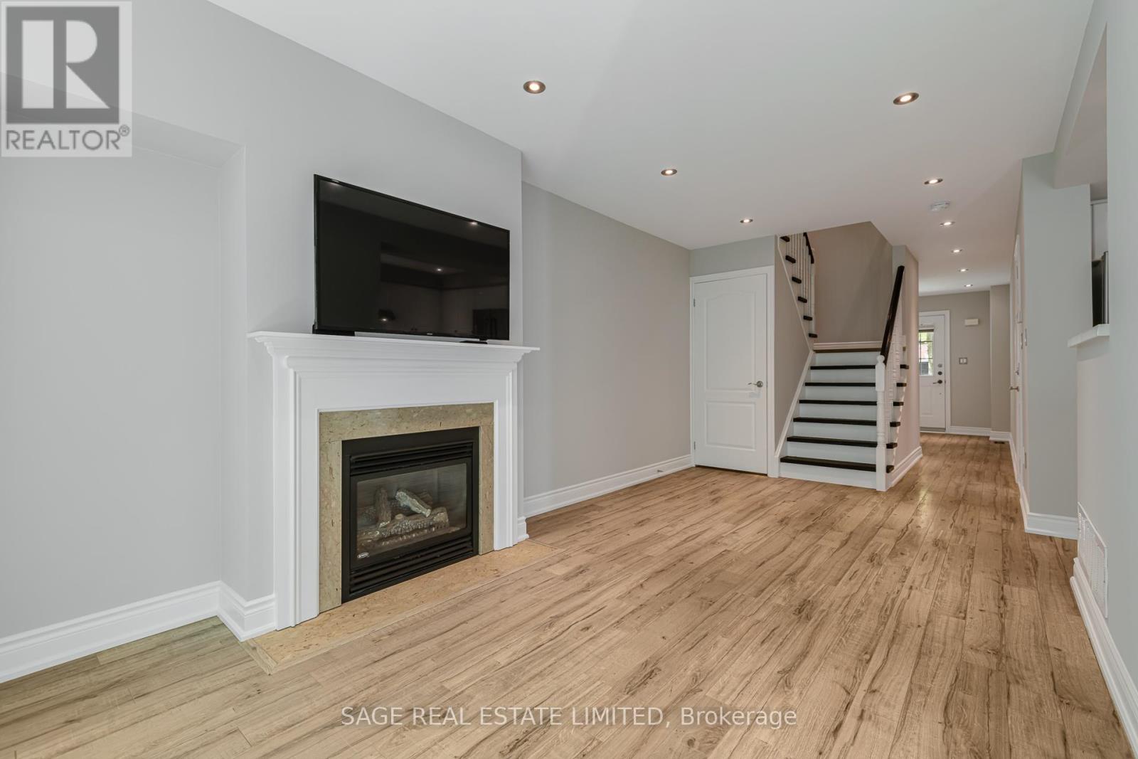 10 - 5427 Lakeshore Road, Burlington, Ontario  L7L 1E1 - Photo 8 - W13241818