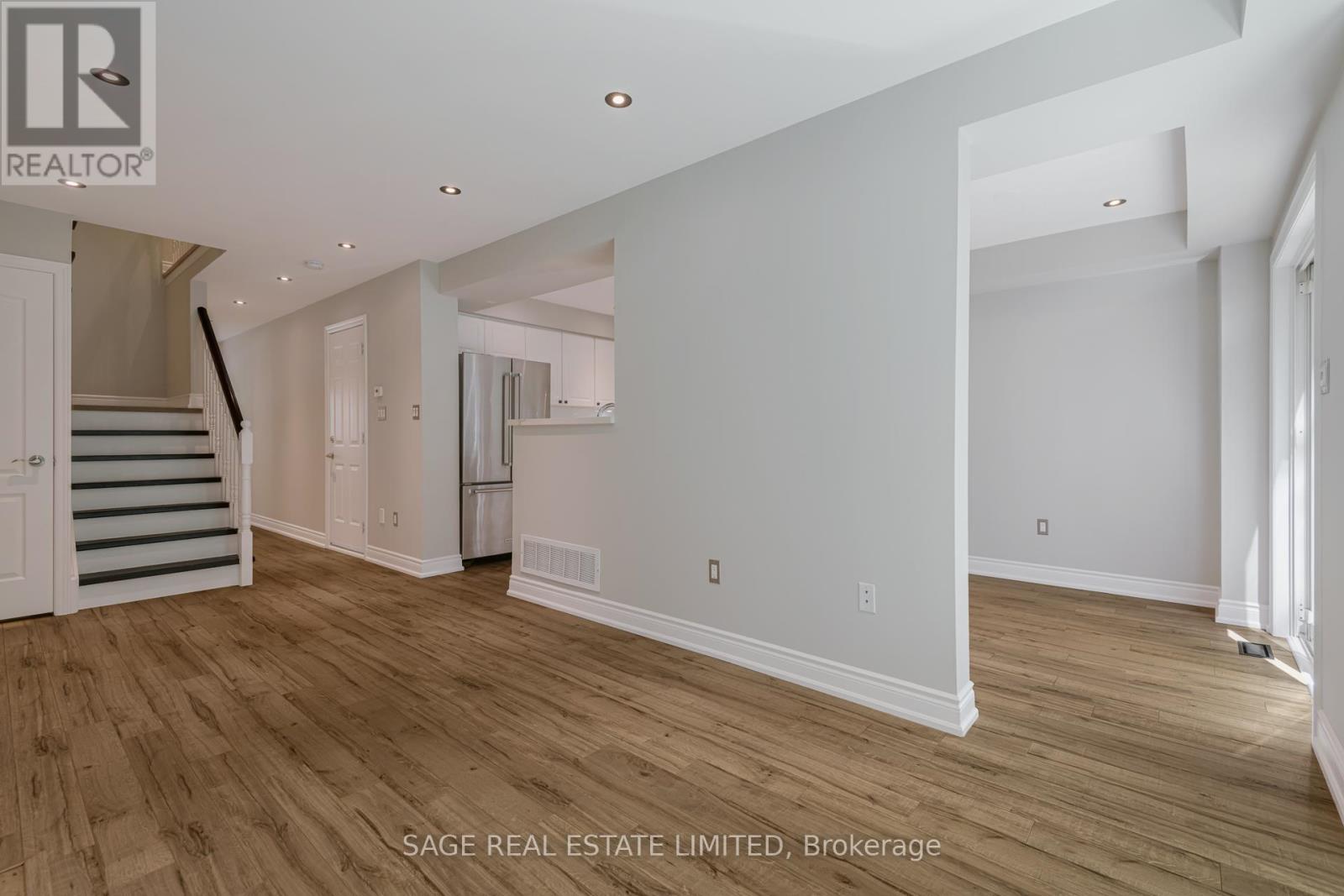 10 - 5427 Lakeshore Road, Burlington, Ontario  L7L 1E1 - Photo 9 - W13241818