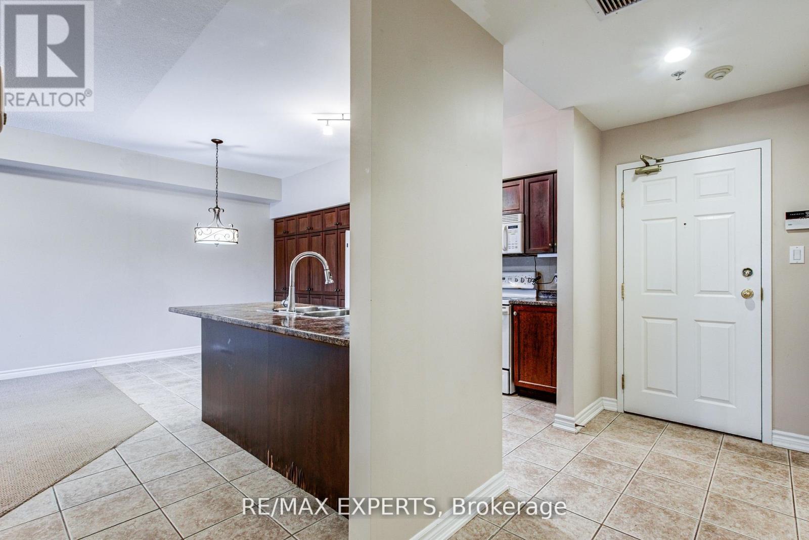 102 - 391 Plains Road E, Burlington, Ontario  L7T 4M2 - Photo 6 - W13241836