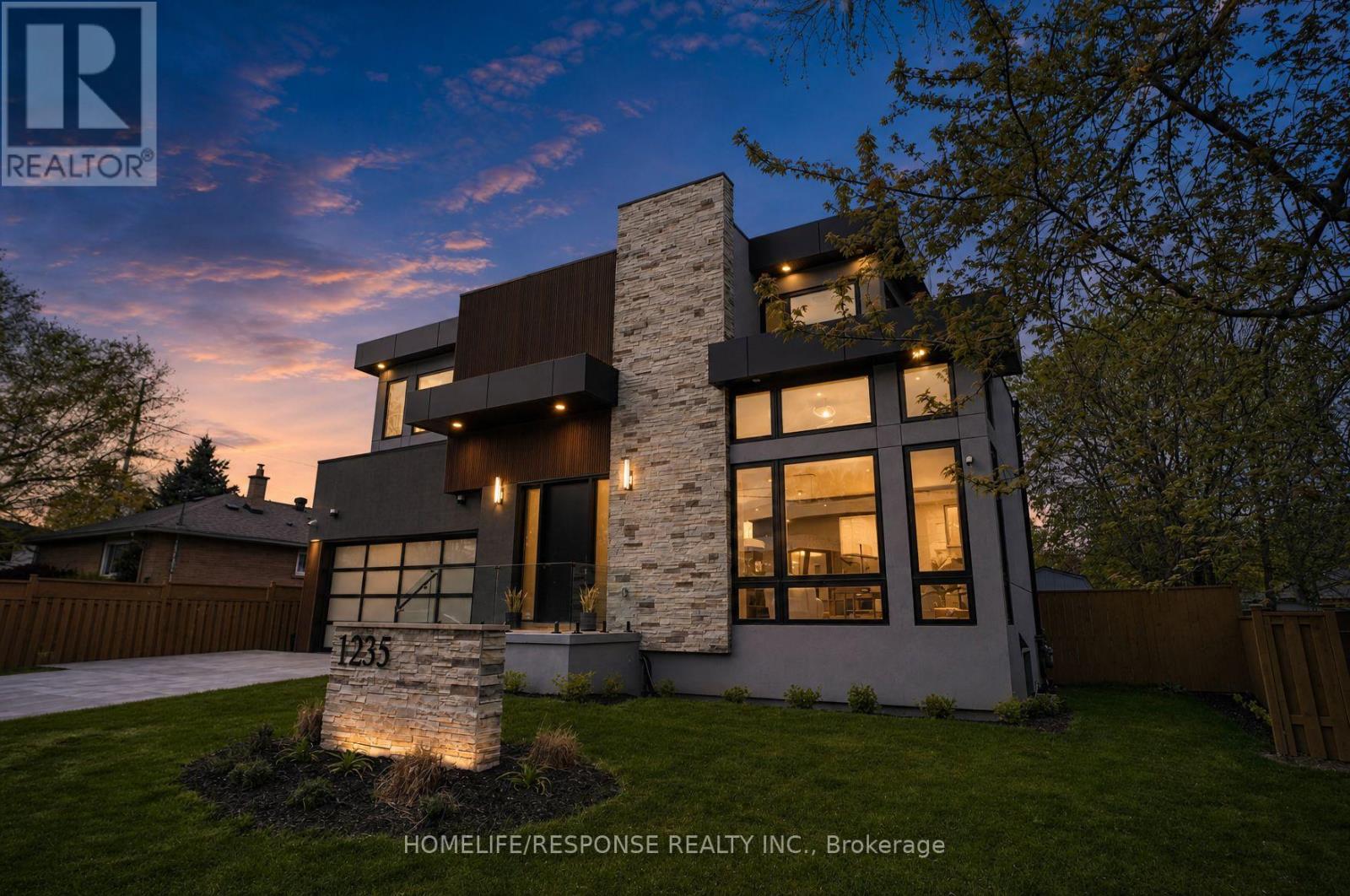 1235 WHITTINGTON ROAD, Mississauga, Ontario