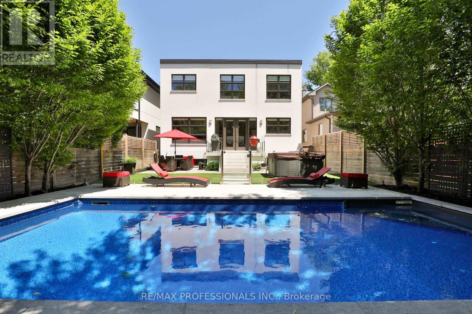 54 Renown Road, Toronto, Ontario  M9A 2E5 - Photo 2 - W13241926