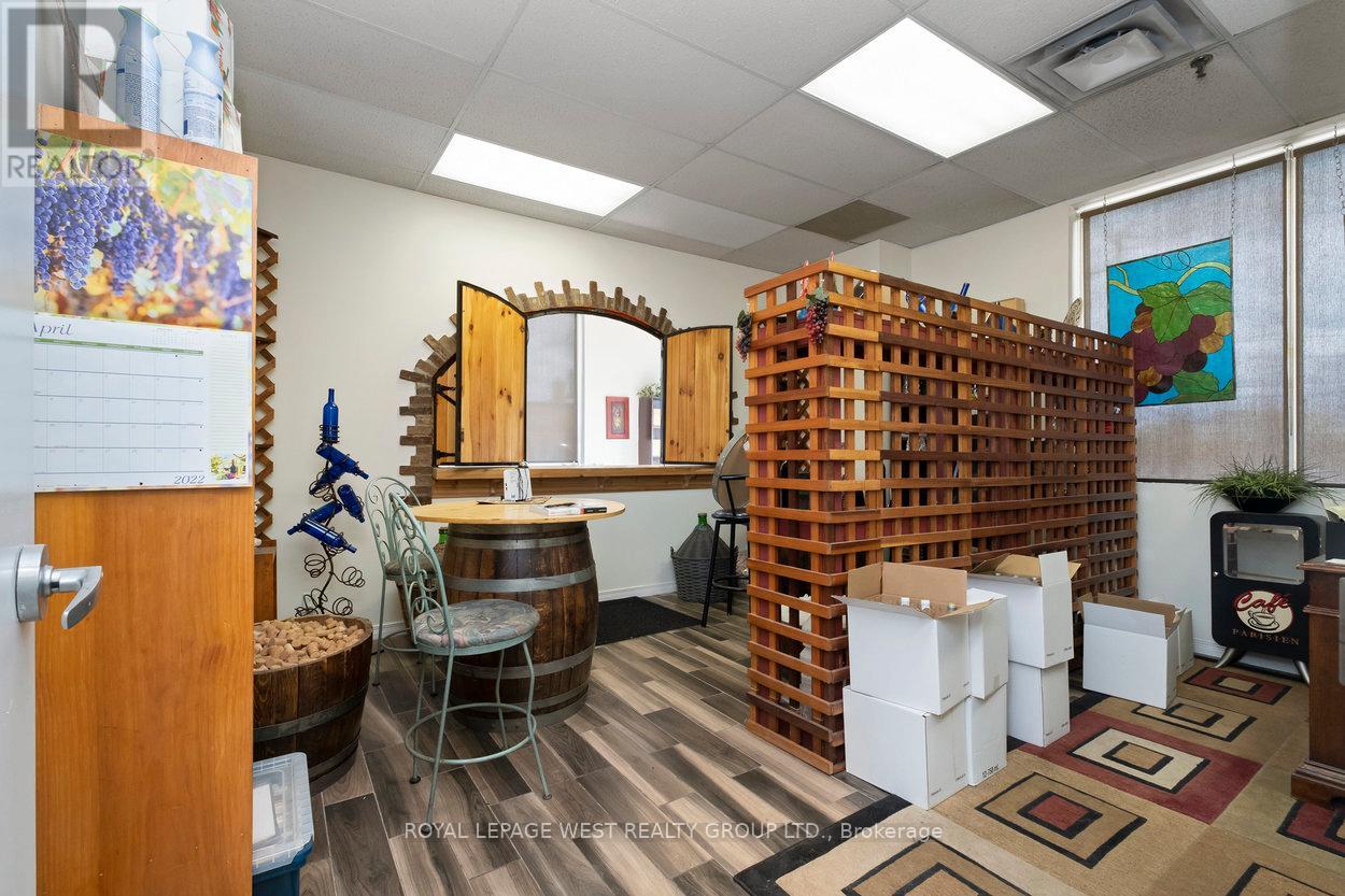 45 Densley Avenue, Toronto, Ontario  M6M 2P5 - Photo 12 - W13241976