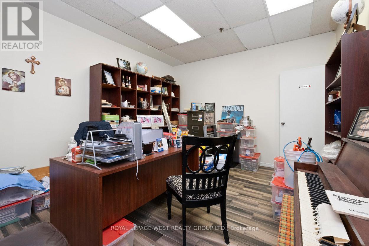 45 Densley Avenue, Toronto, Ontario  M6M 2P5 - Photo 13 - W13241976