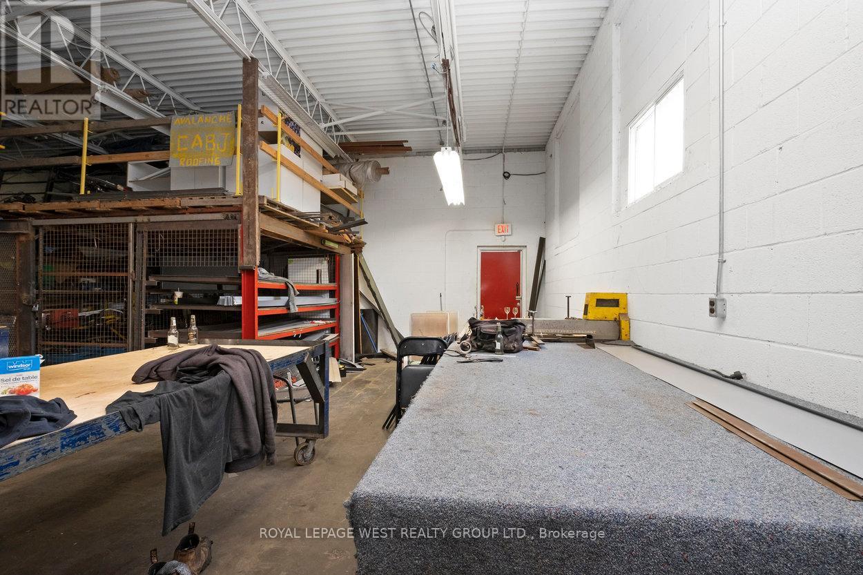 45 Densley Avenue, Toronto, Ontario  M6M 2P5 - Photo 16 - W13241976