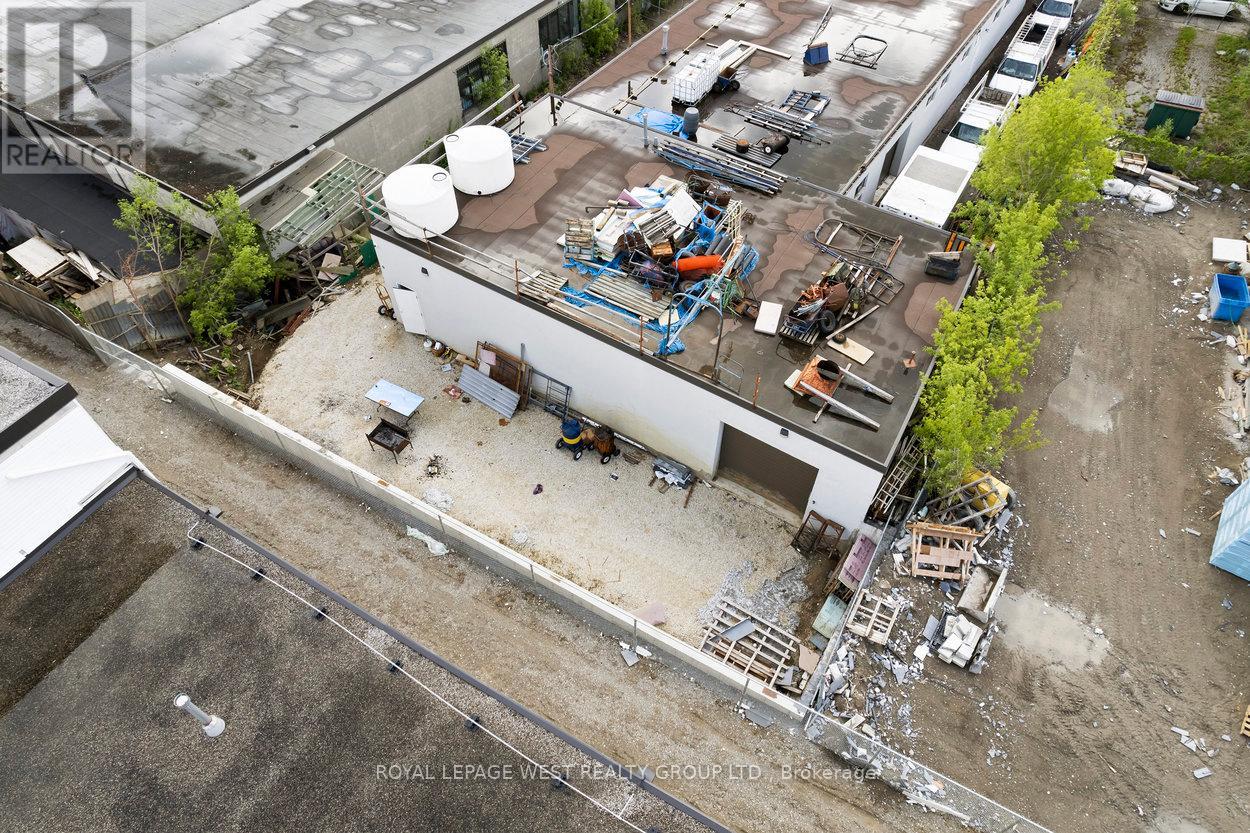 45 Densley Avenue, Toronto, Ontario  M6M 2P5 - Photo 4 - W13241976